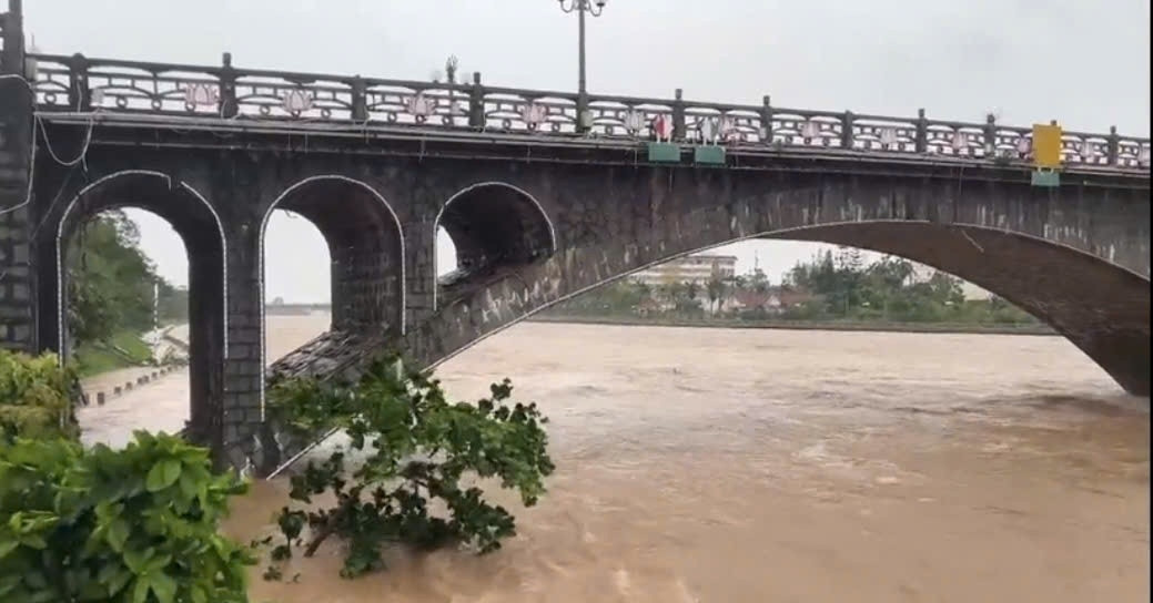 Lũ trên sông sau bão số 1 có thể dâng tới 6m, 8 tỉnh khẩn trương ứng phó