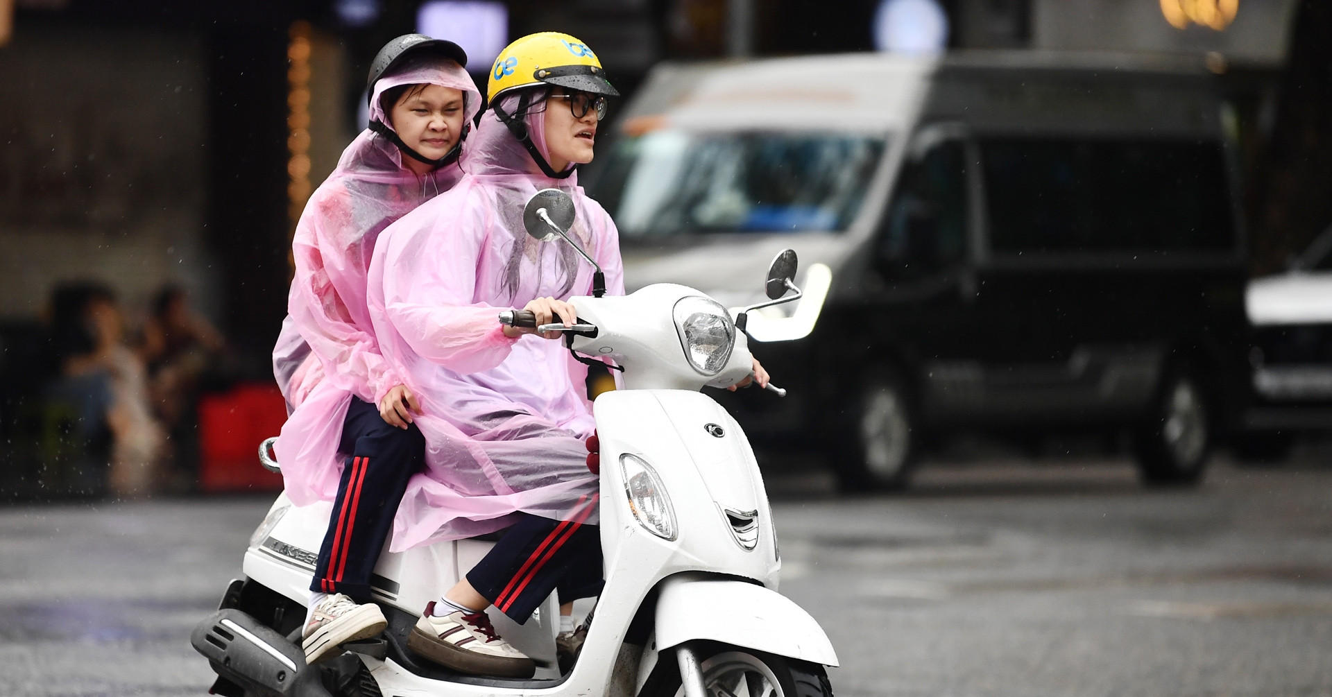 Dự báo thời tiết 7/7/2026: Miền Bắc vẫn mưa rải rác, Hà Nội tăng tiếp lên 35 độ