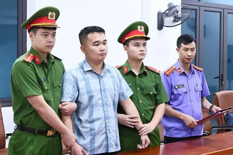 Bắt khẩn cấp giáo viên trường chuyên Tuyên Quang liên quan vụ 146 điểm 10