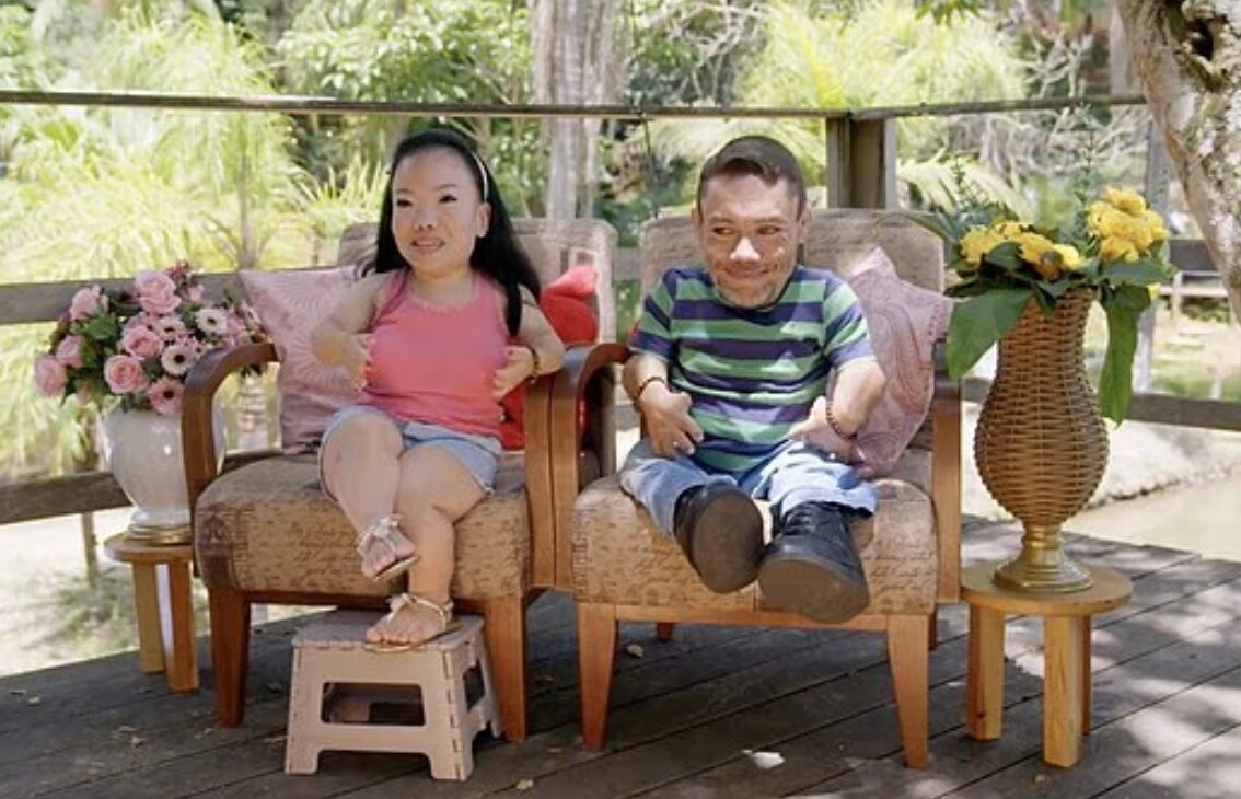 Bên trong ngôi nhà 'đo ni đóng giày' của cặp đôi chồng cao 90cm, vợ cao 91cm