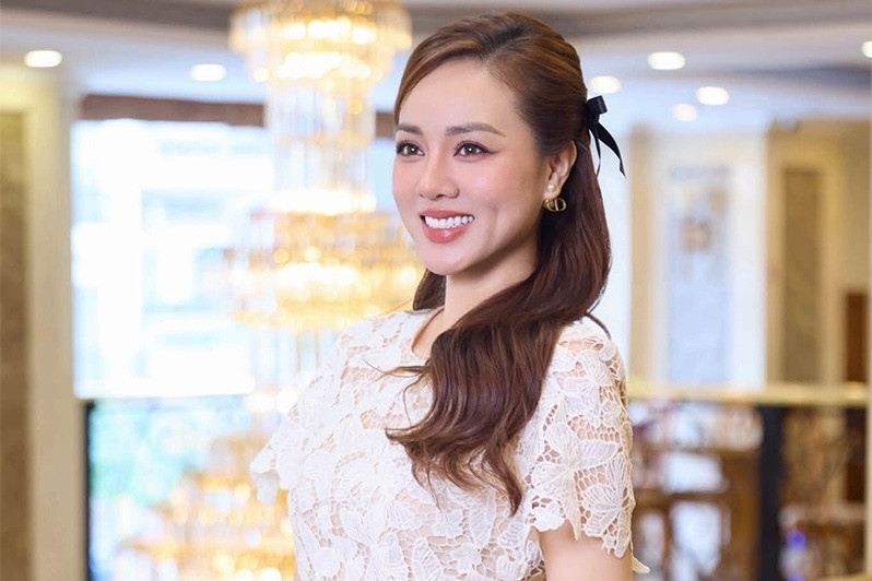 Diễn viên Thúy Diễm tăng 11kg, vợ NSND Công Lý trải lòng chuyện tiền bạc