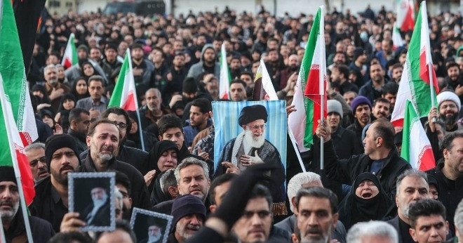 Hàng triệu người Iran tham dự lễ tang cố Lãnh tụ tối cao Ali Khamenei