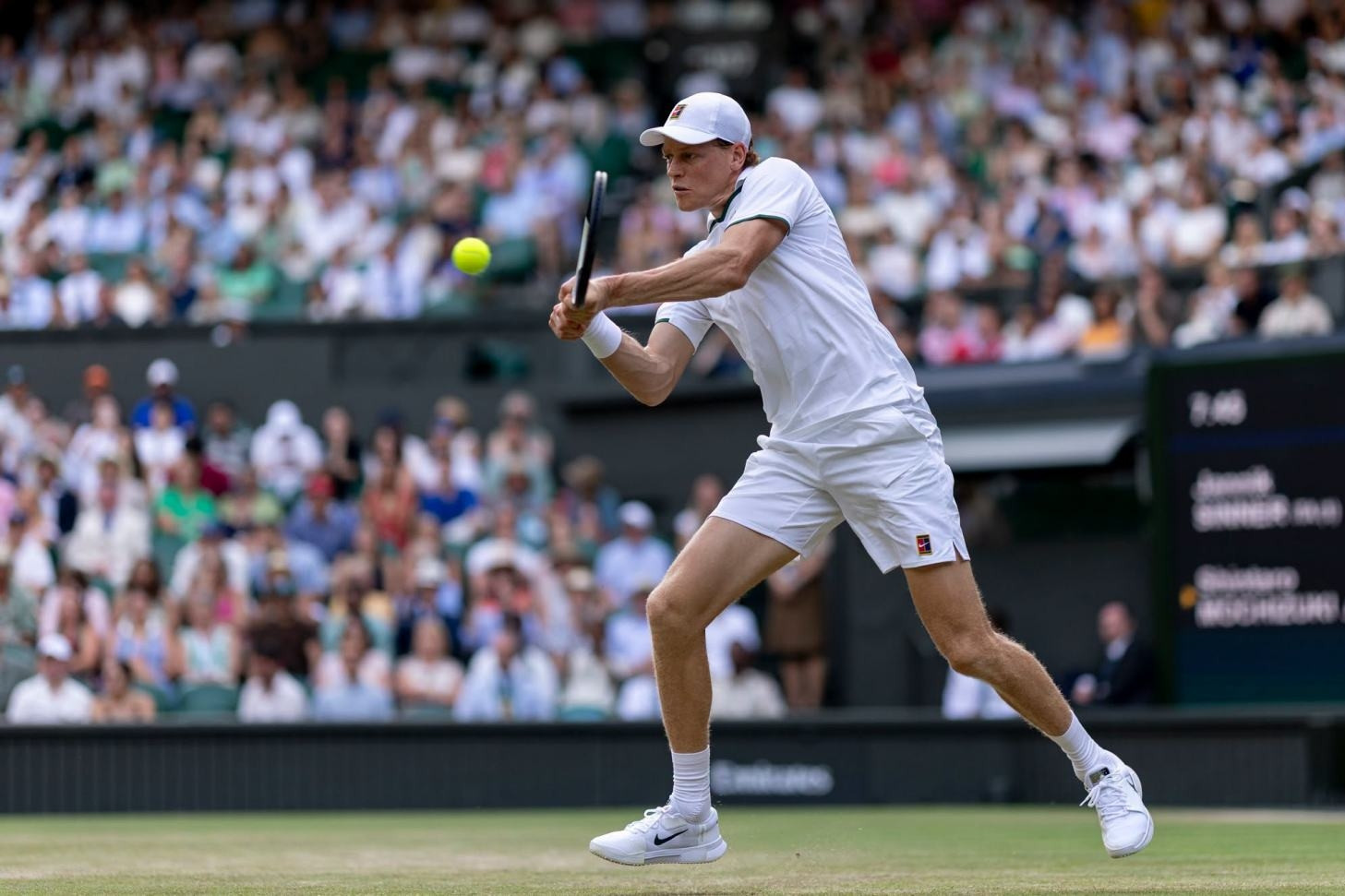 Jannik Sinner thẳng tiến tứ kết Wimbledon 2026