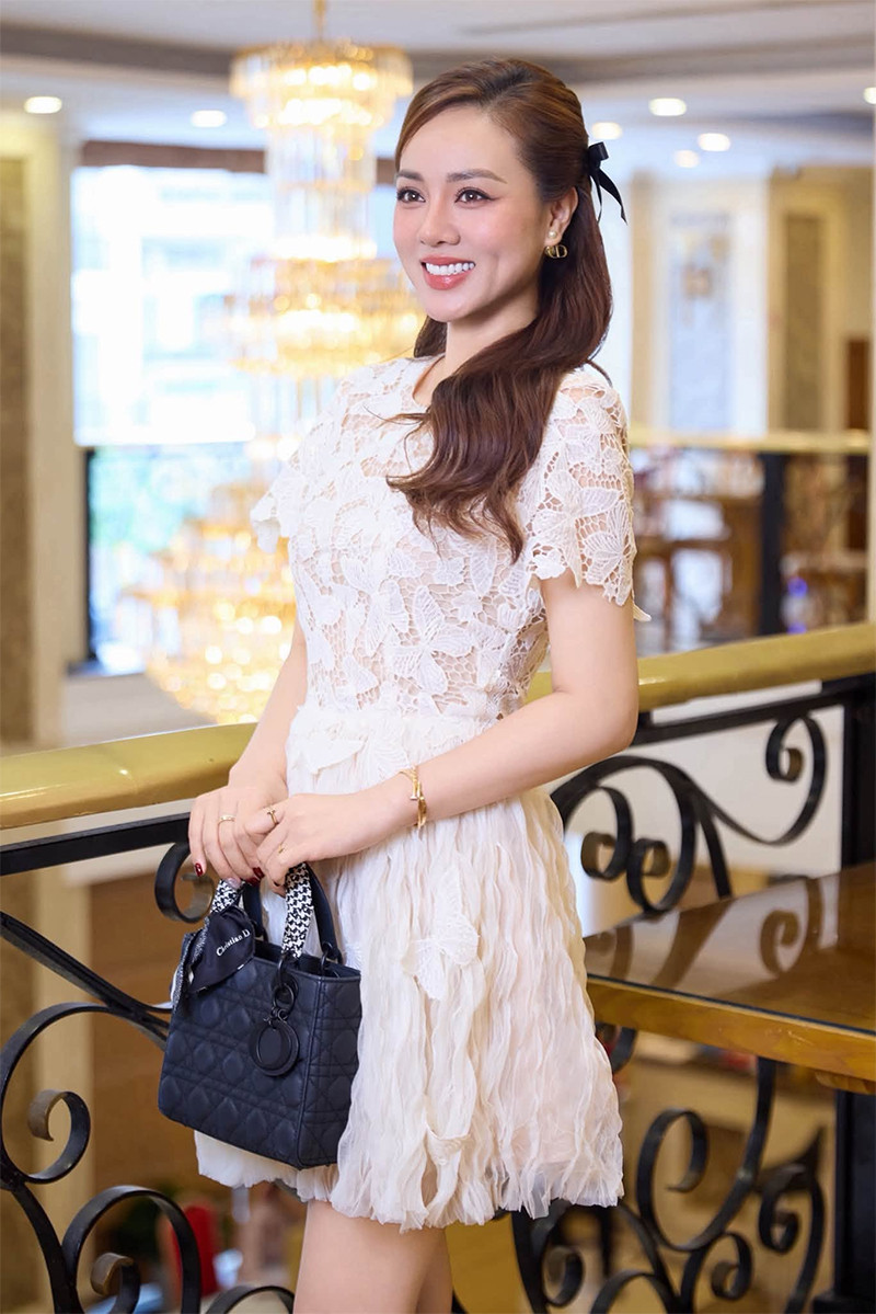 Ngoc Ha.jpg