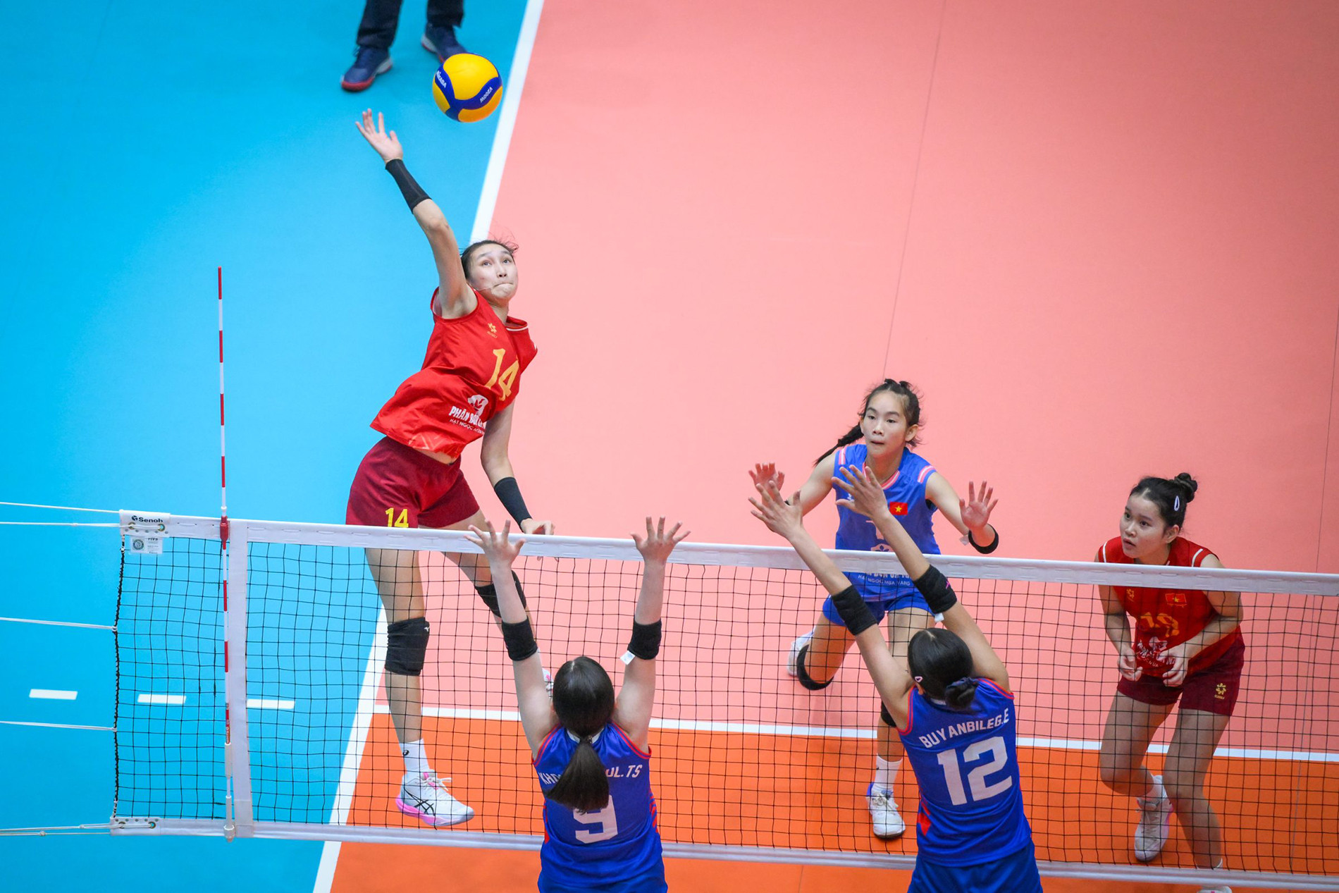 tuyen bong chuyen u18 nu viet nam mong co 4.jpg