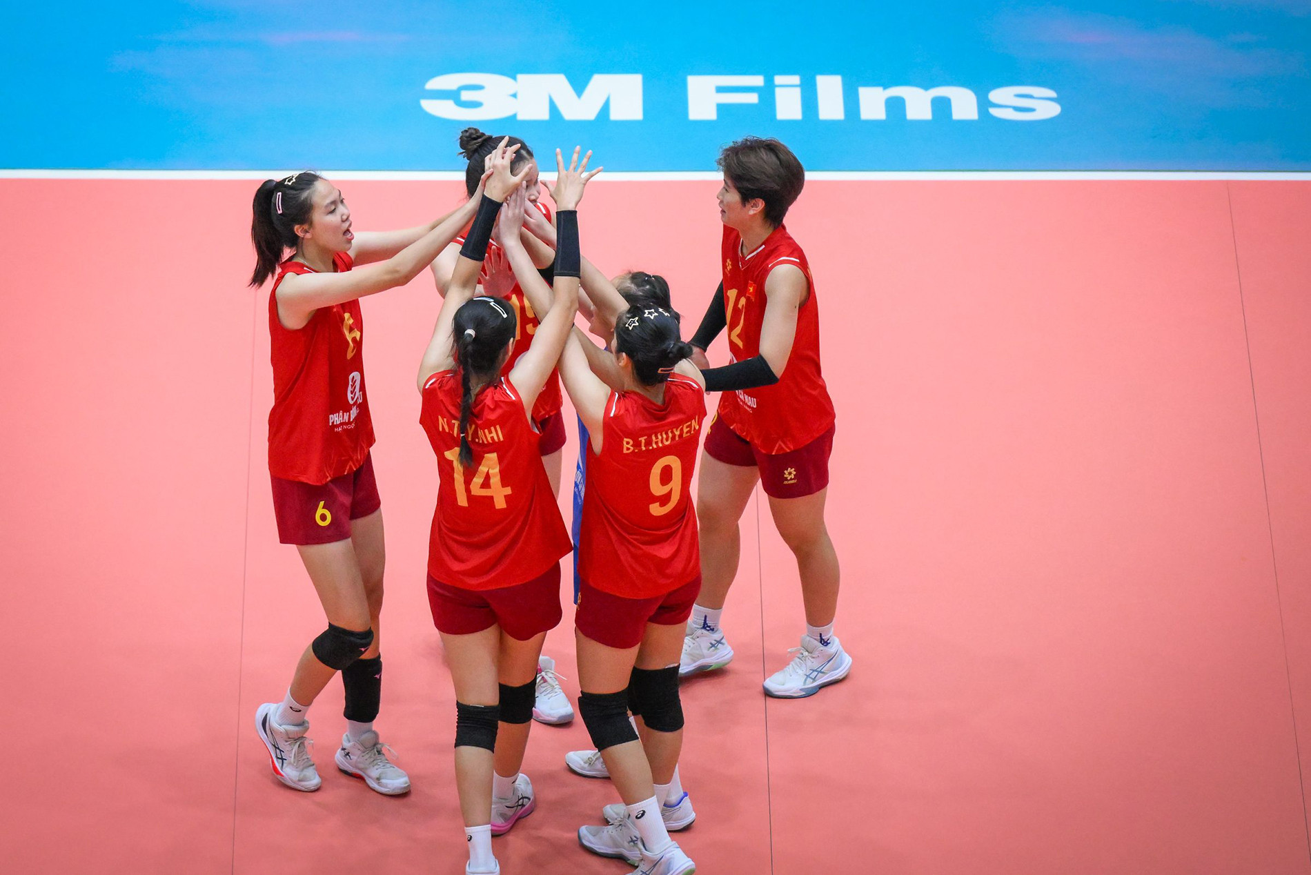tuyen bong chuyen u18 nu viet nam mong co 7.jpg