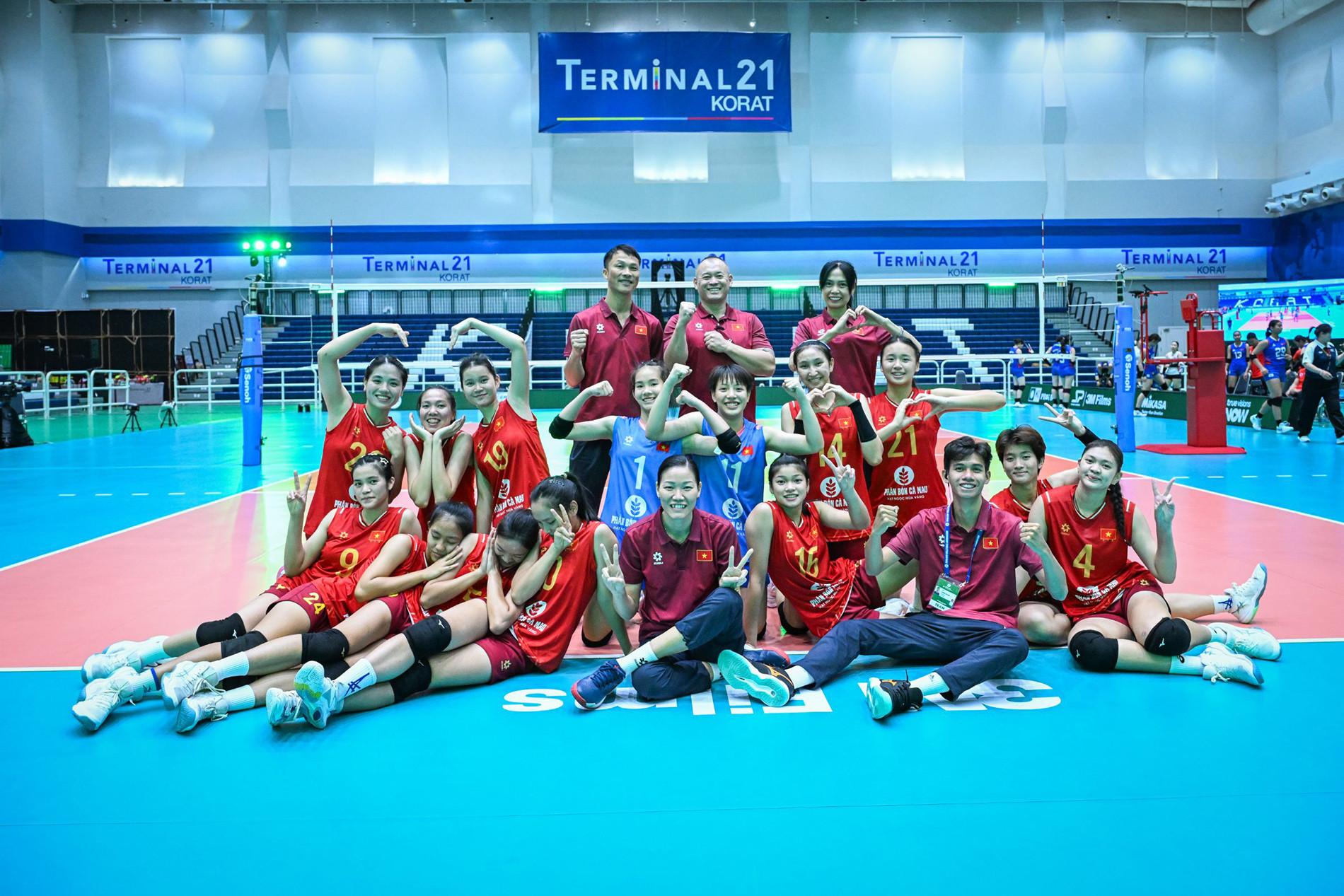 tuyen bong chuyen u18 nu viet nam mong co 8.jpg