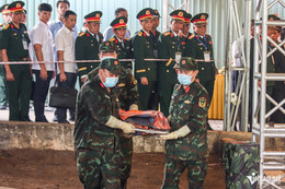 W-lê thị riêng 2.jpg