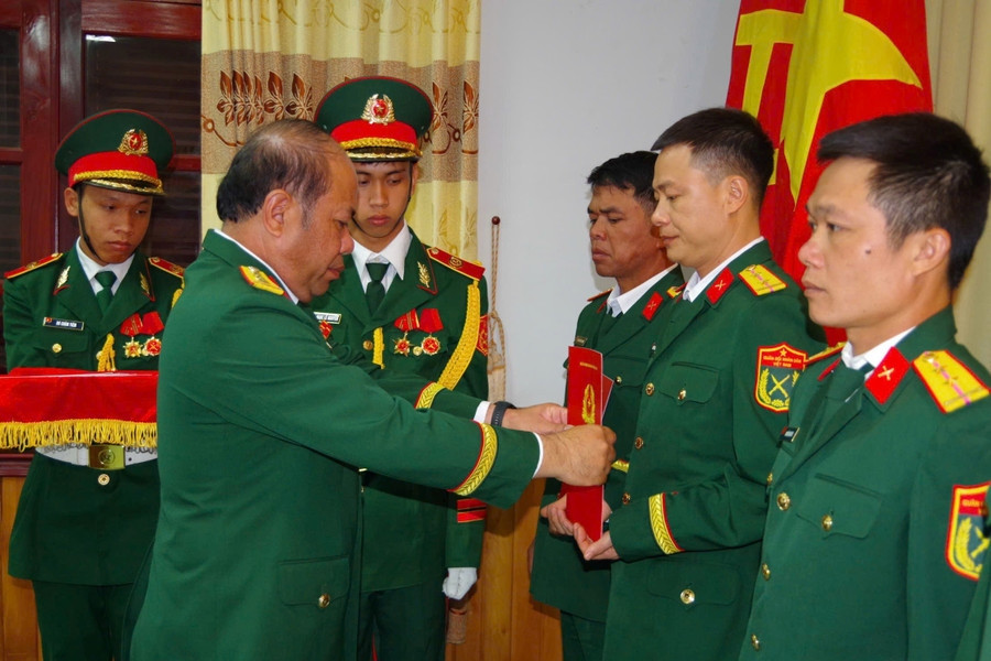 Bộ Quốc phòng đề xuất mới về chức vụ, chức danh, hạn tuổi của sĩ quan quân đội