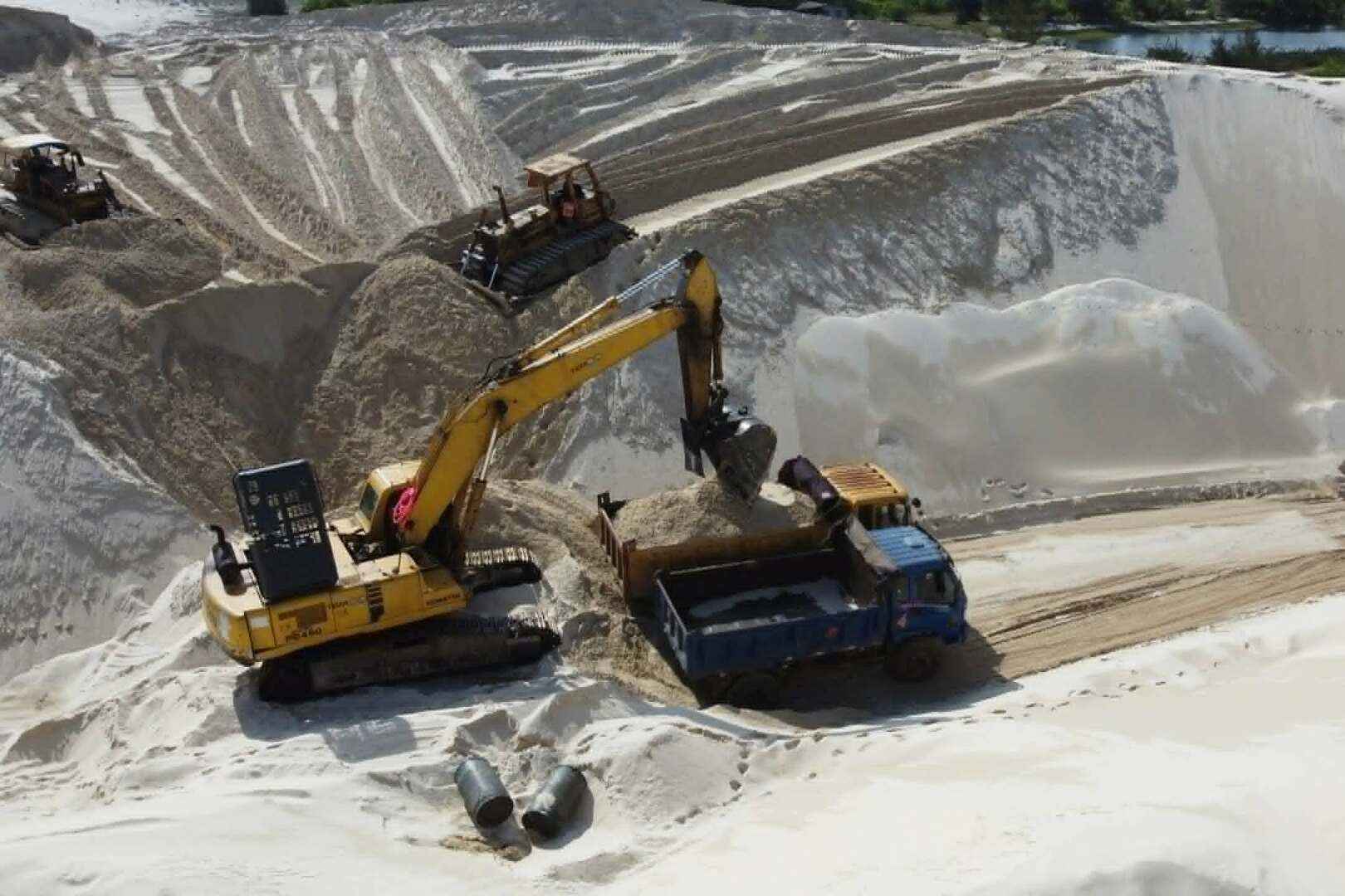 Mỏ titan ở Quảng Trị giá khởi điểm 136 triệu, đấu giá vọt lên hơn 40 tỷ đồng