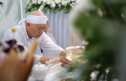 https://static-images.vnncdn.net/vps_images_publish/000001/000003/2026/7/7/nsnd-ta-minh-tam-khoc-nghen-trong-dam-tang-vo-nghe-si-bach-van-1508.jpg