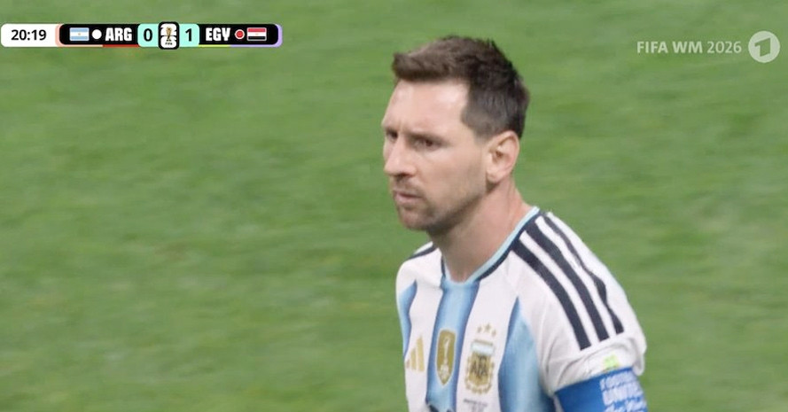 Trực tiếp Argentina 0-1 Ai Cập: Messi lại đá hỏng penalty (H1)