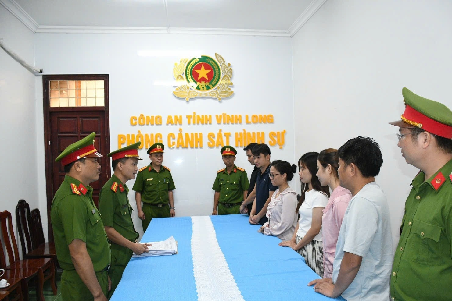 Bắt nhóm bán gần 10.000 hàng gia dụng giá 'cắt cổ', thu lợi hàng tỷ đồng