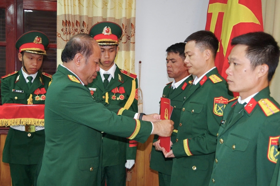 Bộ Quốc phòng đề xuất mới về chức vụ, chức danh, hạn tuổi của sĩ quan quân đội