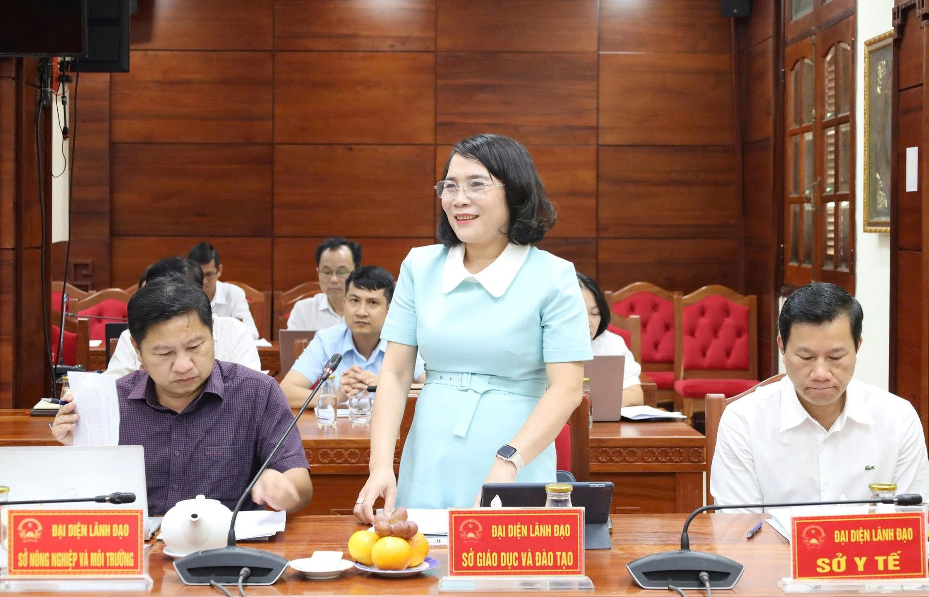 Đại diện sở ngành của tỉnh Đắk Lắk kiến nghị tại buổi làm việc.jpg