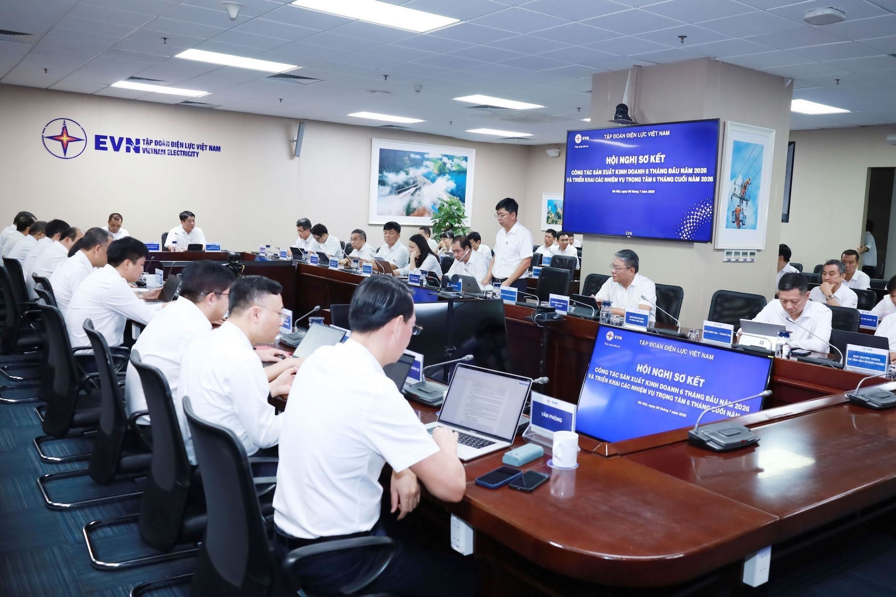 EVN đảm bảo cung ứng điện 6 tháng đầu năm, chủ động chuẩn bị cho năm 2027