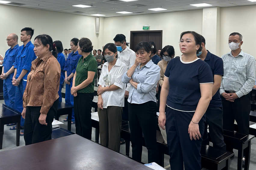 Hà Nội: Nhận hối lộ tiền tỷ để 'tạo điều kiện' cấp phép, nhóm cựu cán bộ hầu tòa