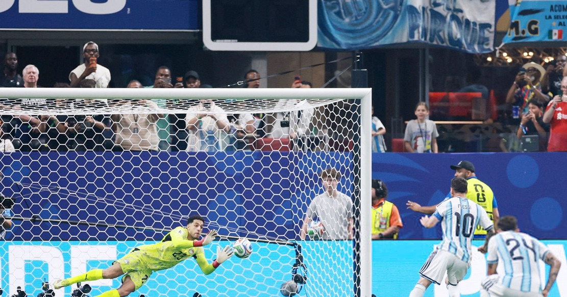 Messi đá hỏng penalty, ghi kỷ lục chẳng ai muốn