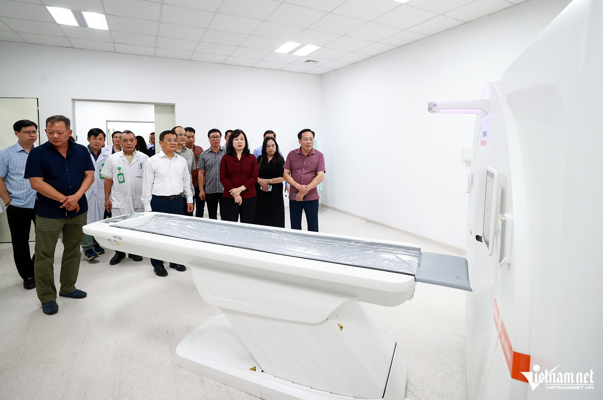 https://static-images.vnncdn.net/vps_images_publish/000001/000003/2026/7/8/w-phong-chup-ct-5106-1436.jpg