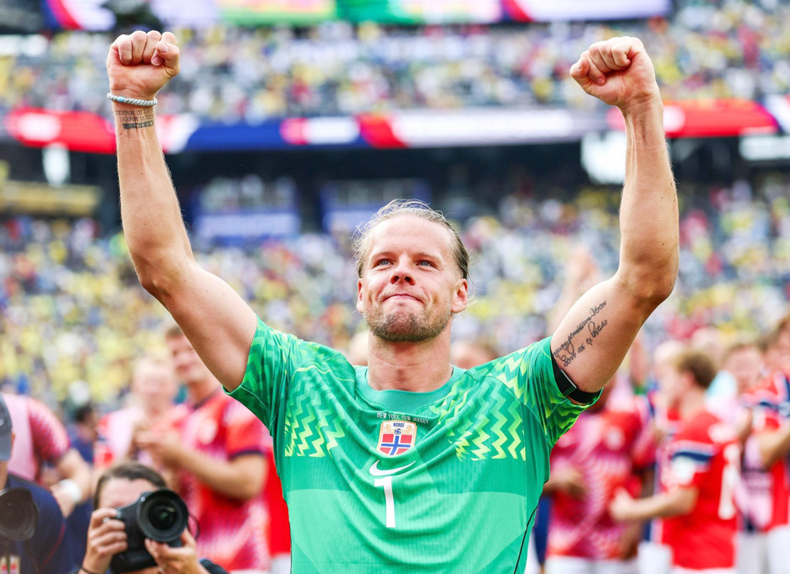 www_thesun_co_uk orjan nyland goalkeeper norway celebrates 1093476774.jpg