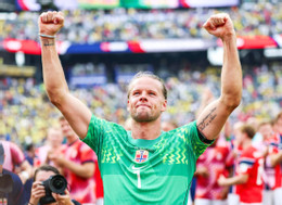 www_thesun_co_uk orjan nyland goalkeeper norway celebrates 1093476774.jpg