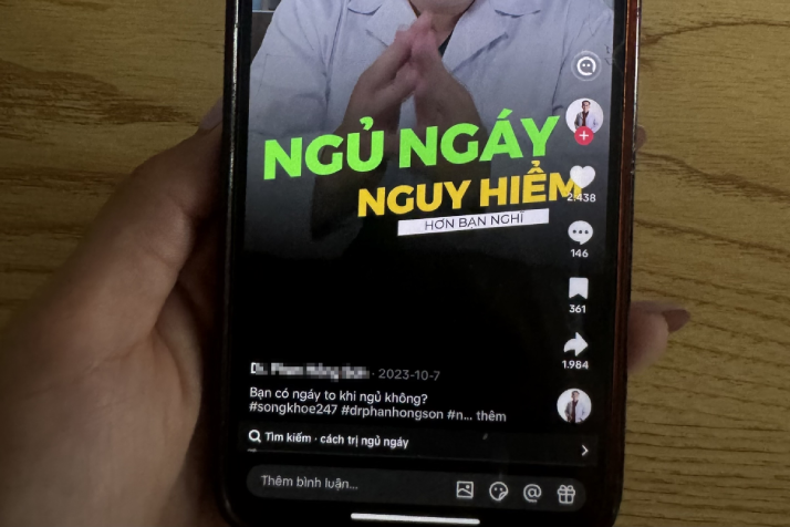 Xem TikTok về một dấu hiệu khi ngủ, vợ lập tức giục chồng đi viện vì lo đột tử