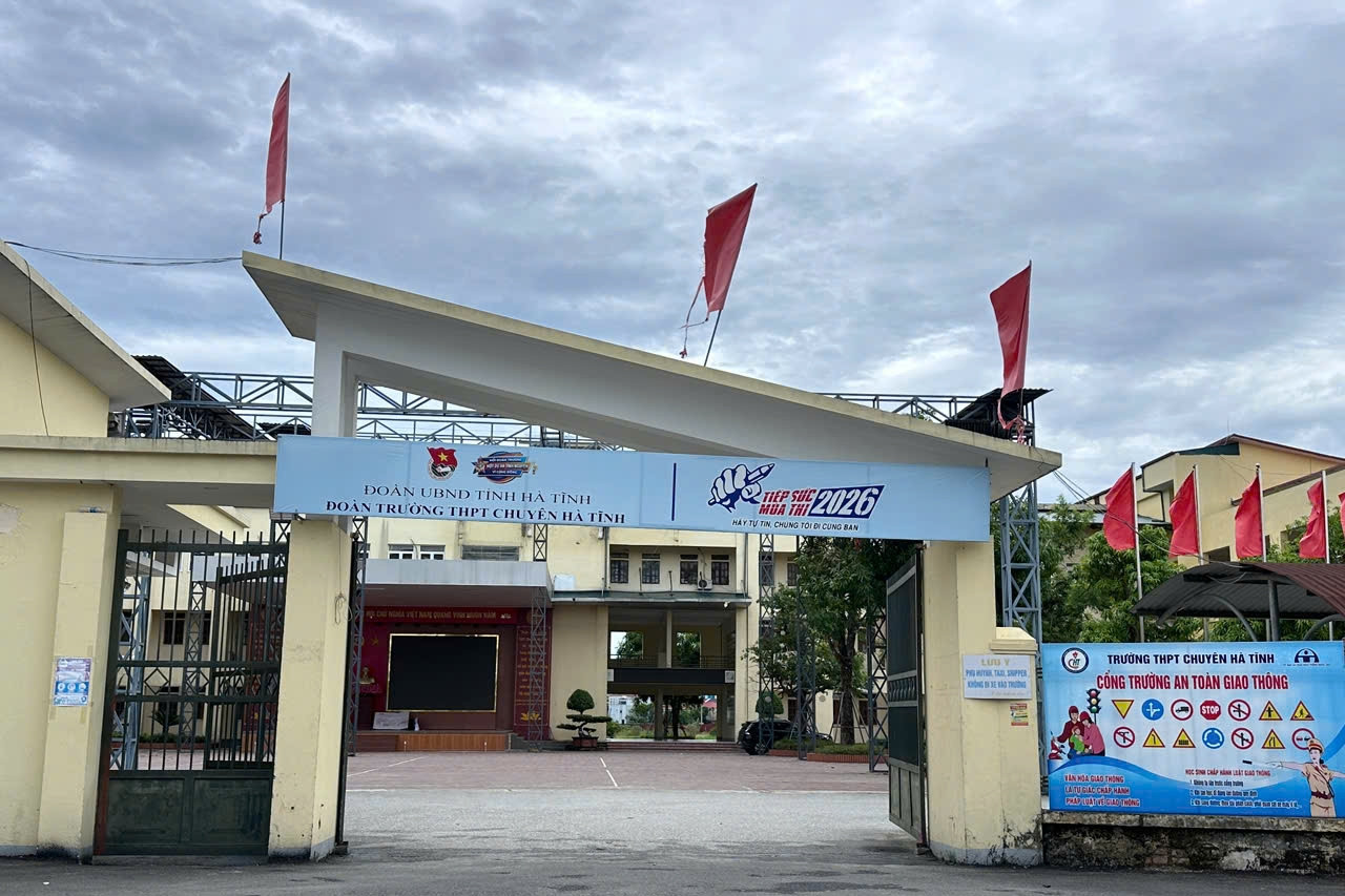 Hiệu trưởng trường THPT chuyên nói về phòng thi có 15/22 điểm 10 môn Toán