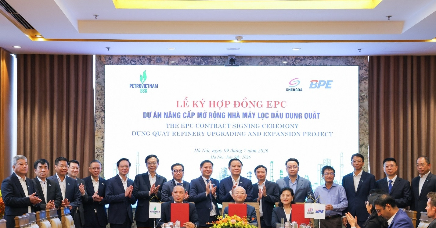 BSR ký hợp đồng tổng thầu dự án mở rộng nhà máy lọc dầu Dung Quất