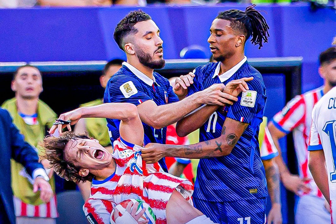 FIFA báo tin buồn cho tuyển Pháp