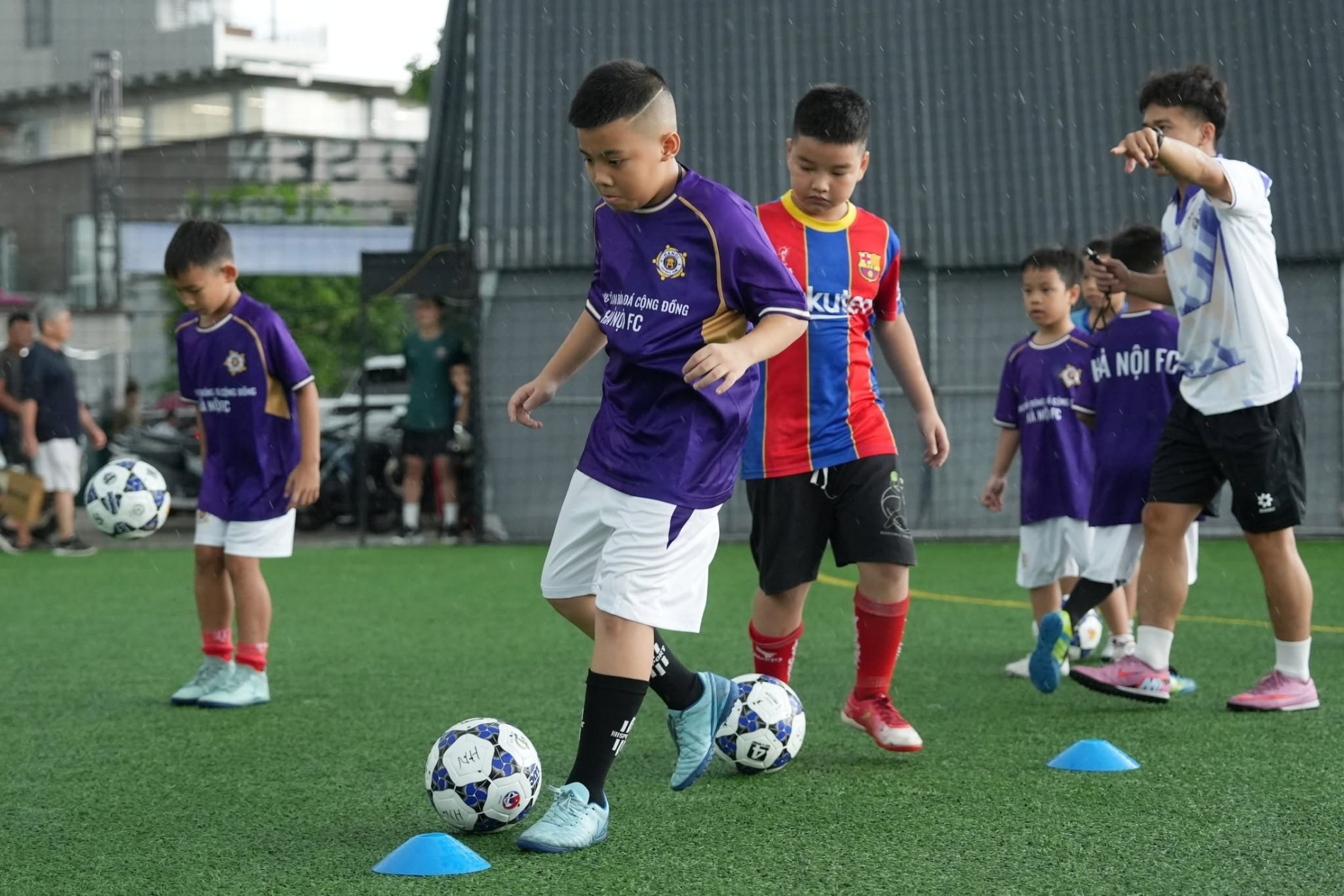 Hà Nội FC 'săn' Văn Quyết, Duy Mạnh mới