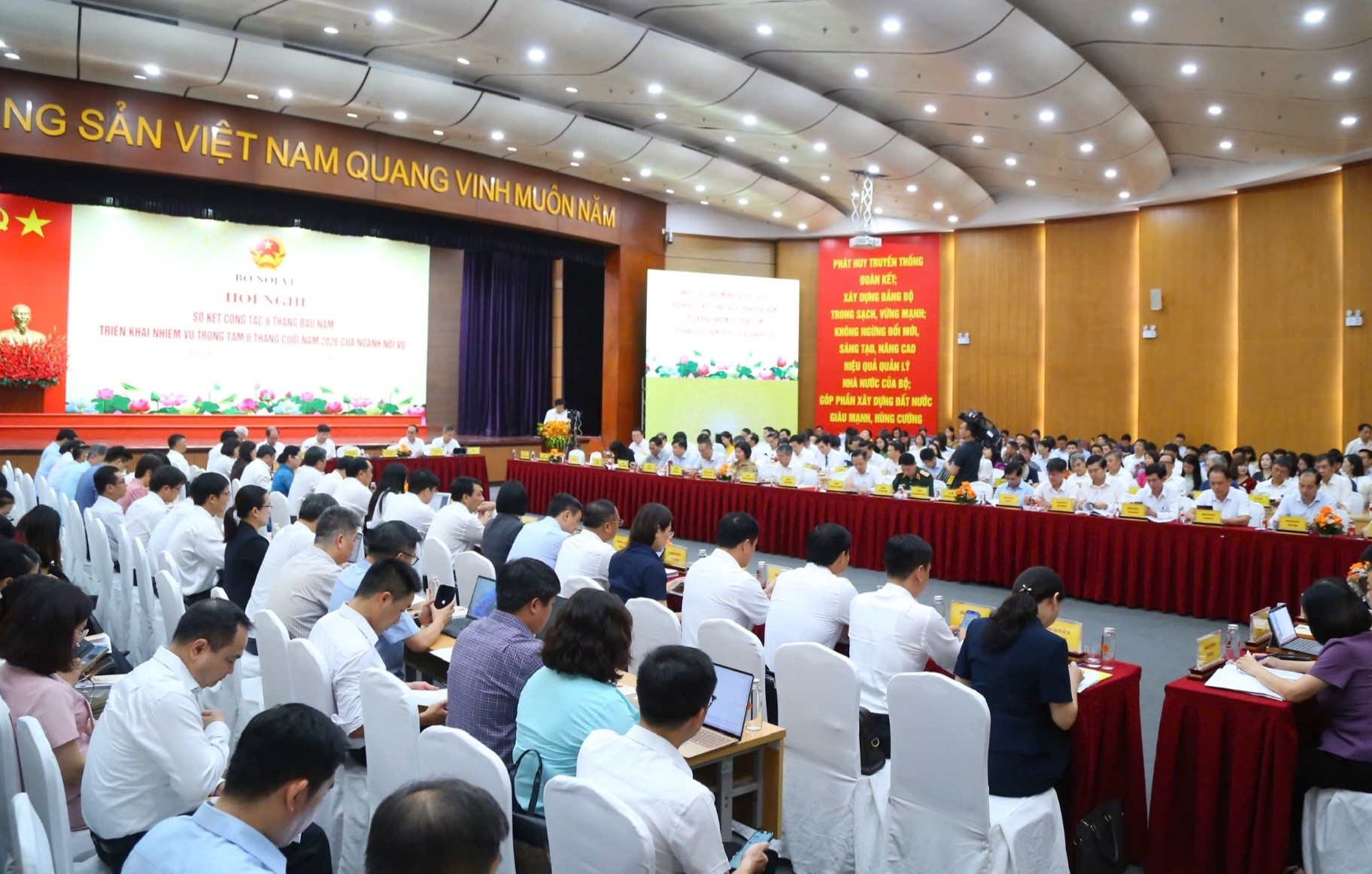Hội nghị .jpg