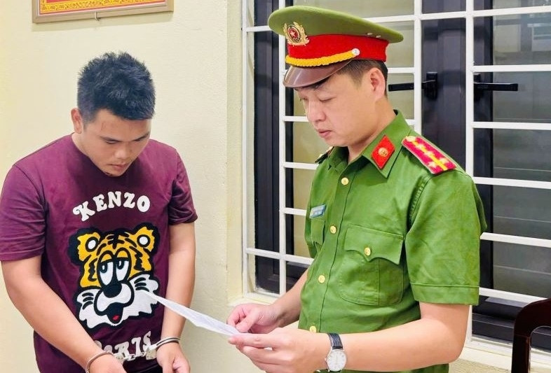 Khởi tố đối tượng cầm phóng lợn chống CSGT ở Hưng Yên