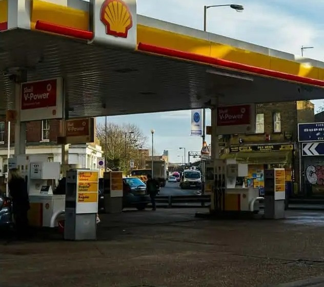 new york woman fuels up at shell. then she realizes the gas was water contaminated.webp