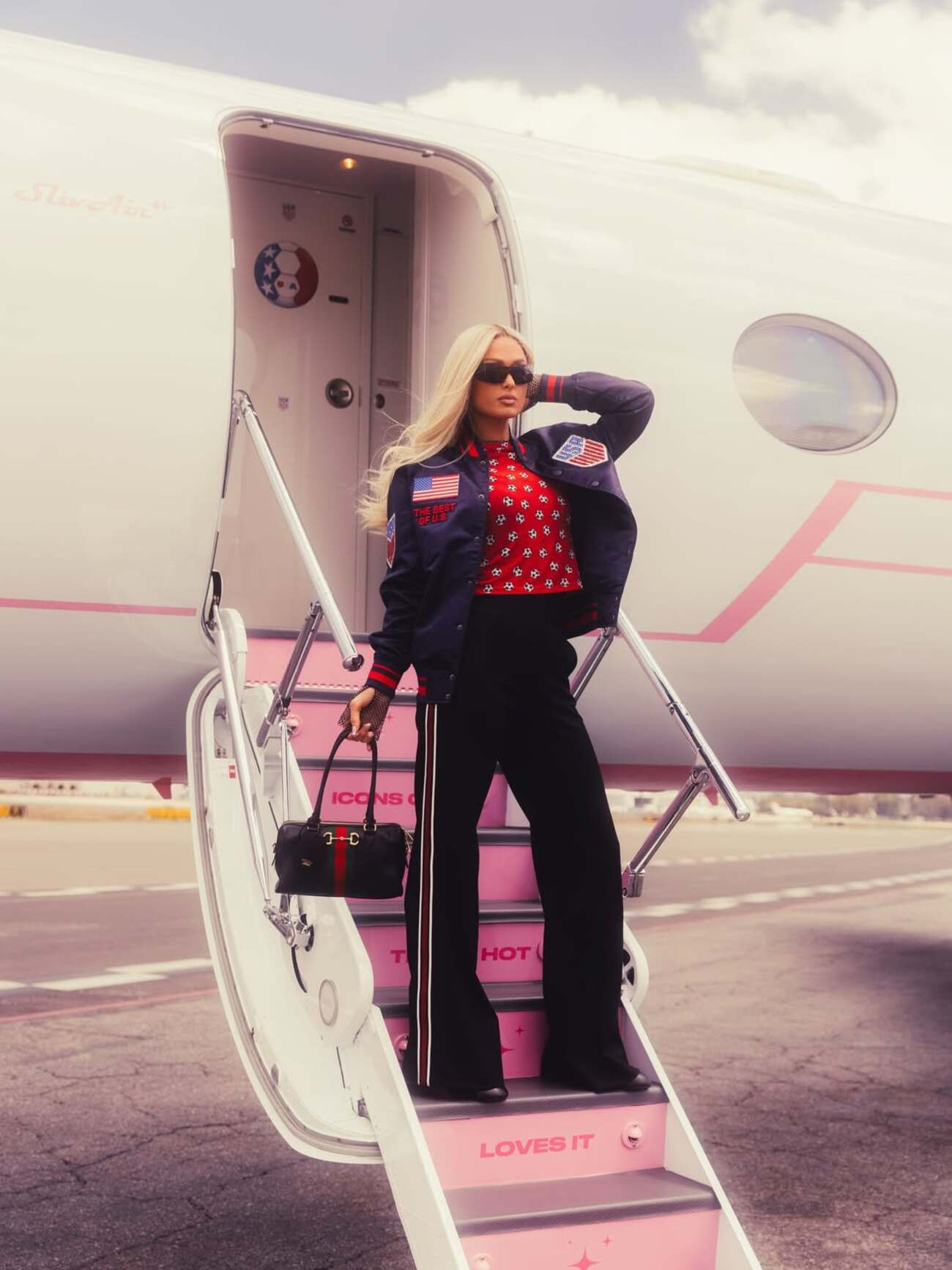 https://static-images.vnncdn.net/vps_images_publish/000001/000003/2026/7/9/photo-shared-by-paris-hilton-on-july-04-2026-tagging-escaperealife-and-1111media-may-be-an-image-of-one-or-more-people-b-3234.jpeg