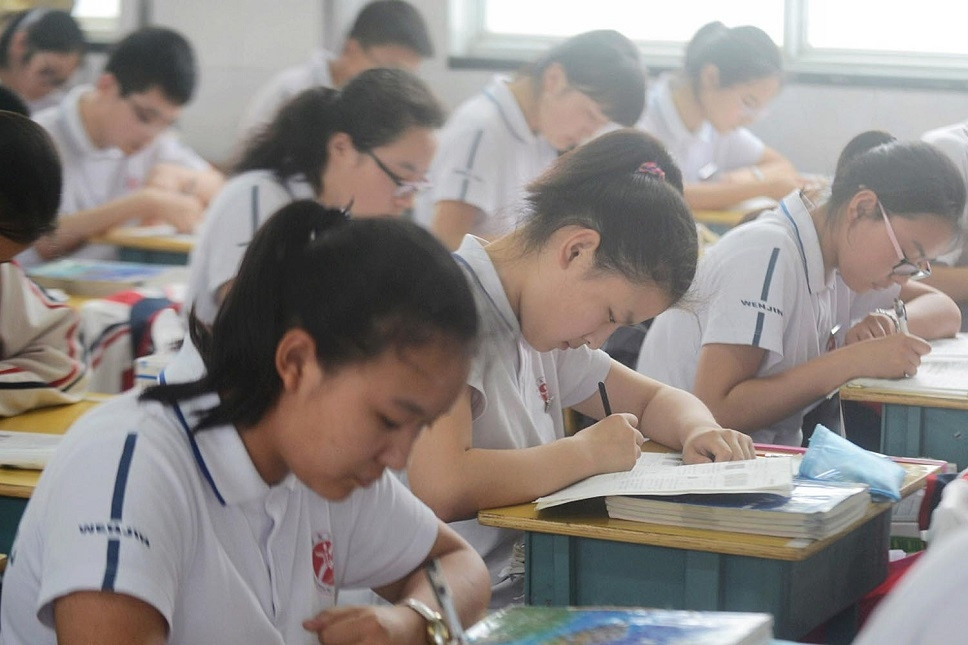 Trường học gây phản ứng dữ dội vì yêu cầu học sinh khai báo tài sản gia đình