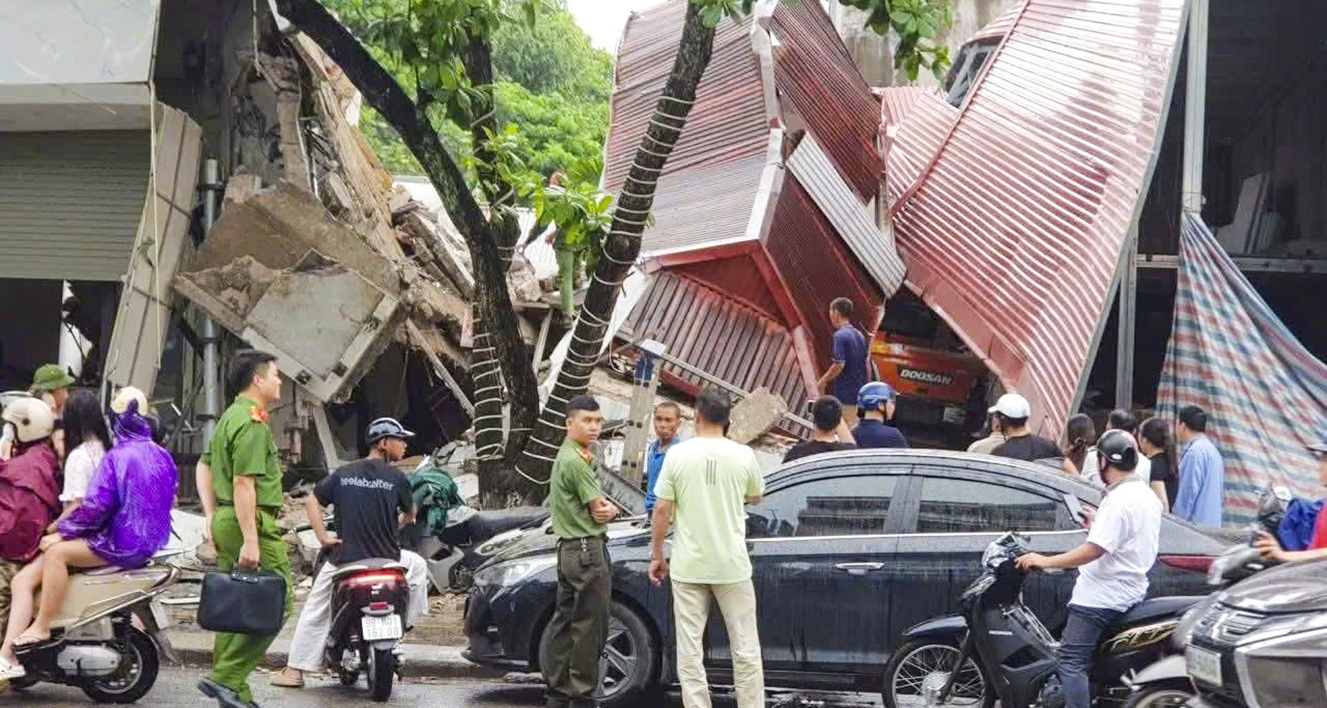Vụ 2 căn nhà đổ sập ở Bắc Ninh: Chính quyền yêu cầu dừng thi công
