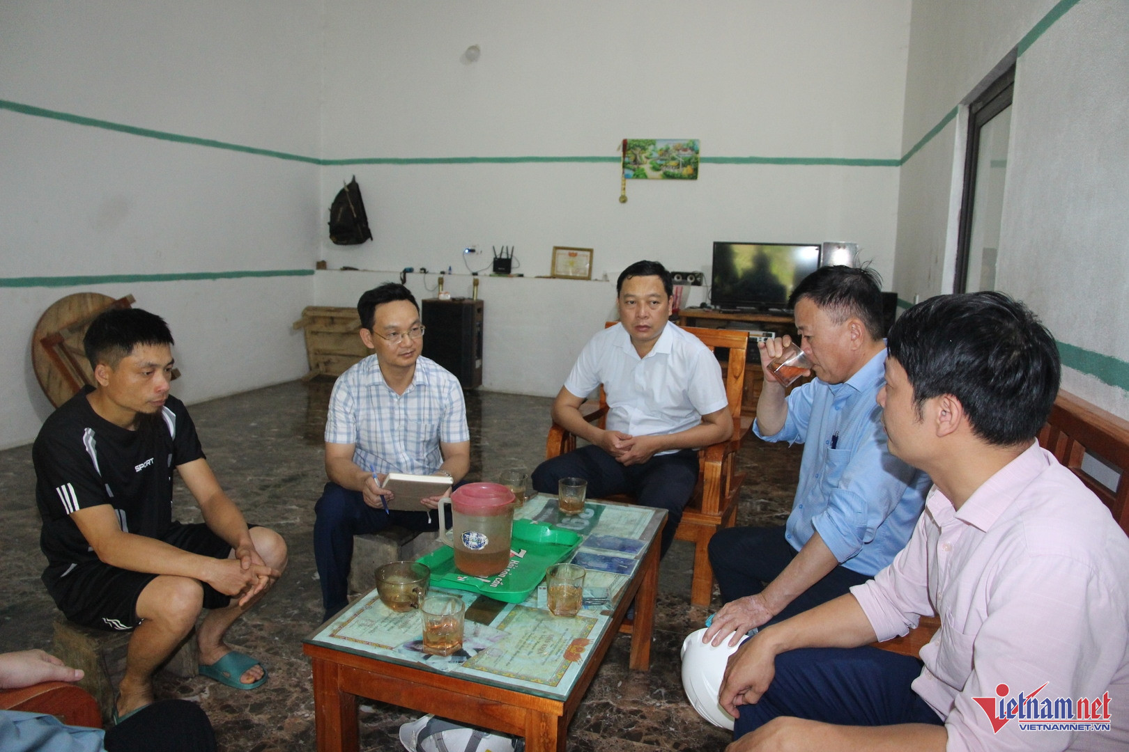 W-Đoàn thăm hỏi, nắm bắt tâm tư người dân trên địa bàn xã.jpg