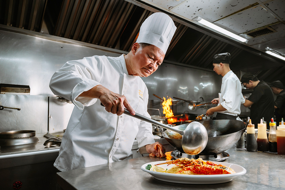 4. Đội ngũ đầu bếp Dim Tu Tac.jpg