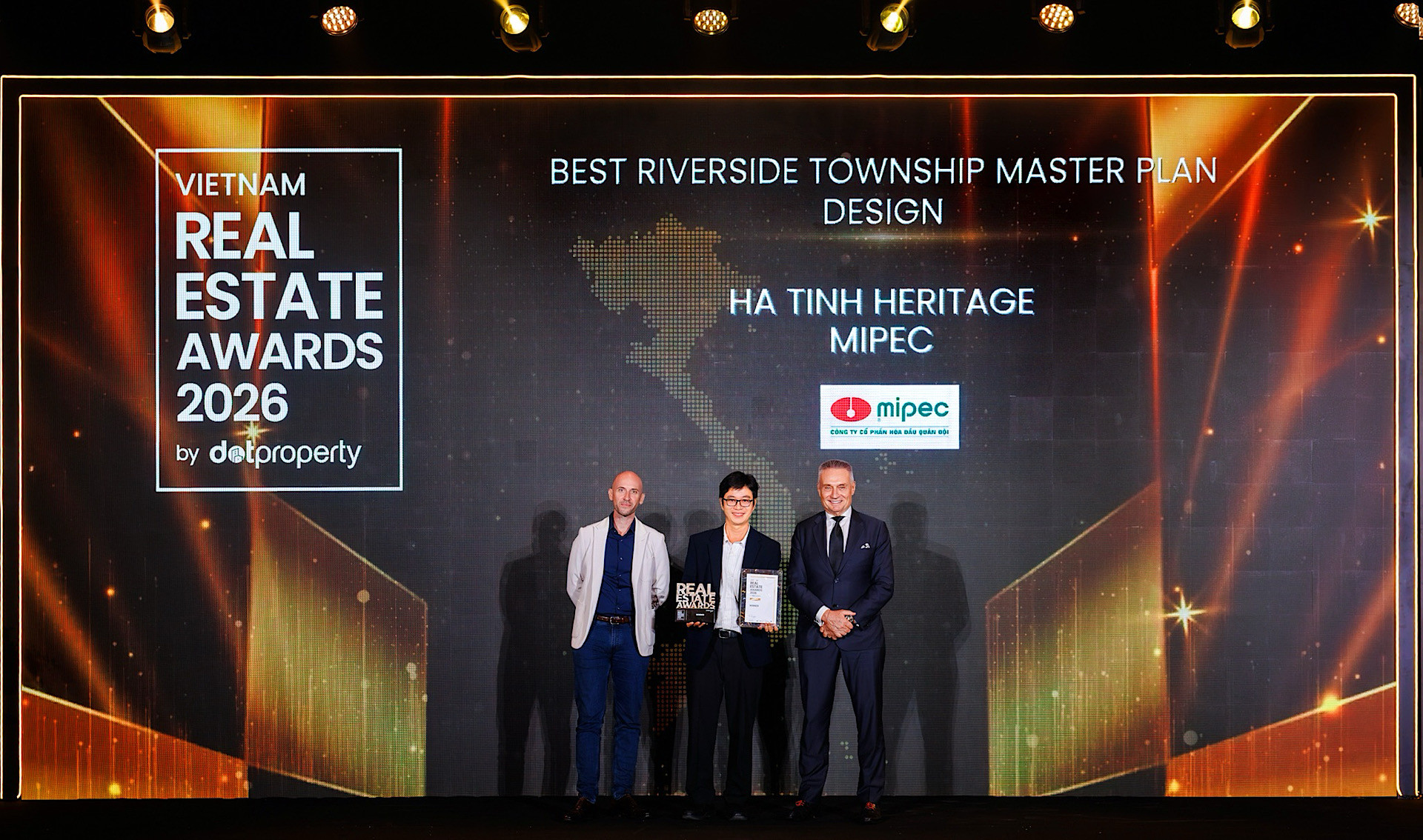 A1 010826.jpg