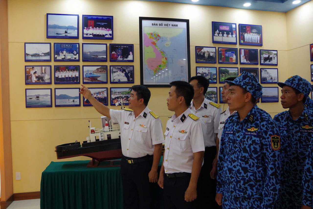 bộ đội tàu ngầm.jpg