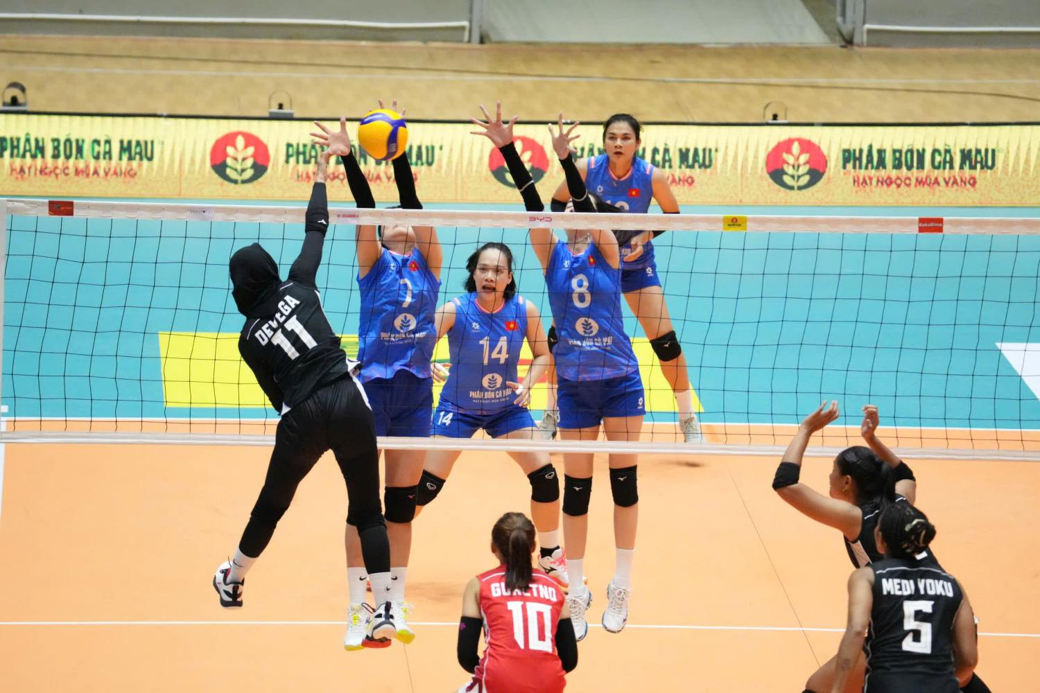 bong chuyen viet nam vs indonesia 6.jpg