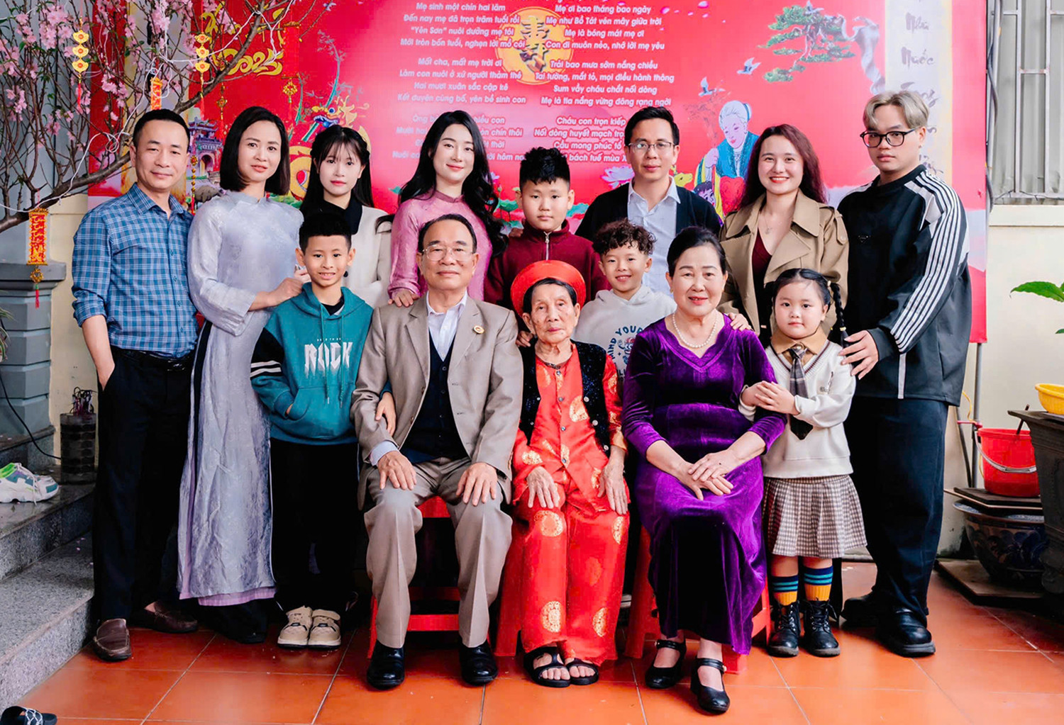 cụ sáu 3.jpg