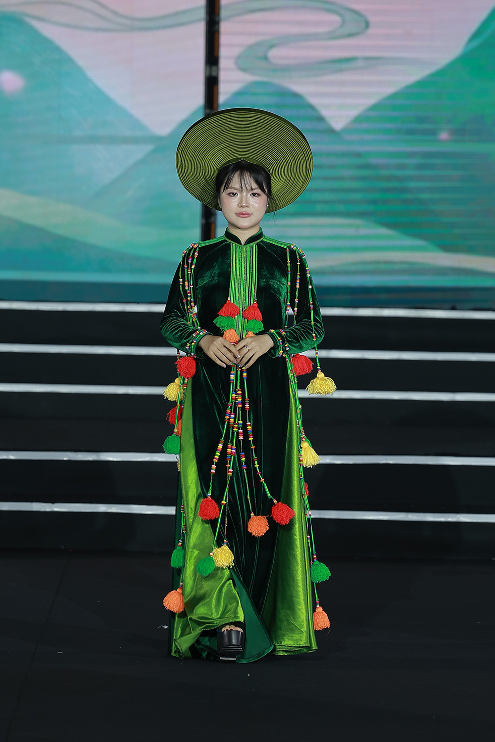 Diễn Viên Hà Đan.jpg