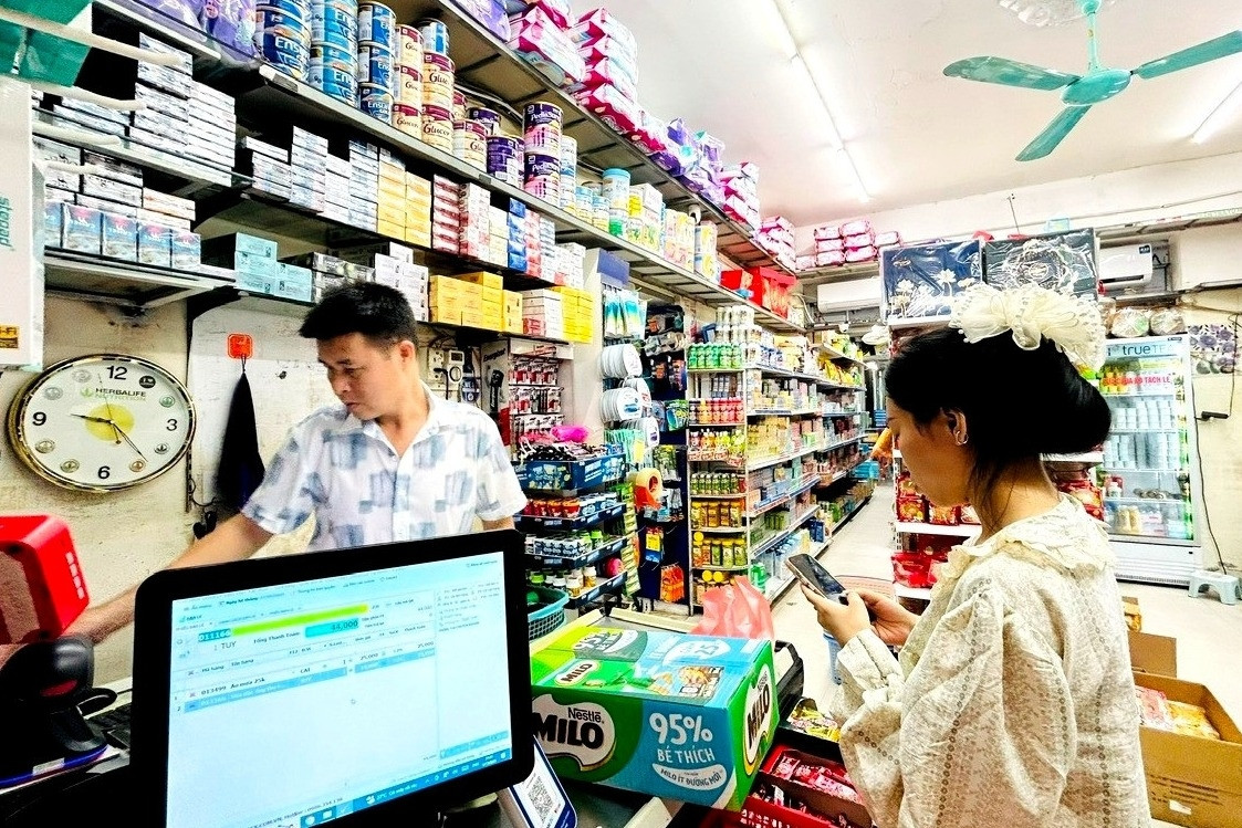 Doanh thu 1 tỷ 1 năm đóng thuế bao nhiêu?