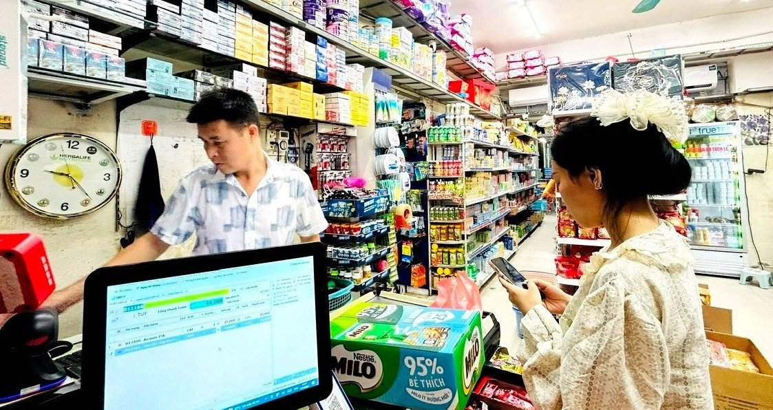 Doanh thu 1 tỷ 1 năm đóng thuế bao nhiêu?