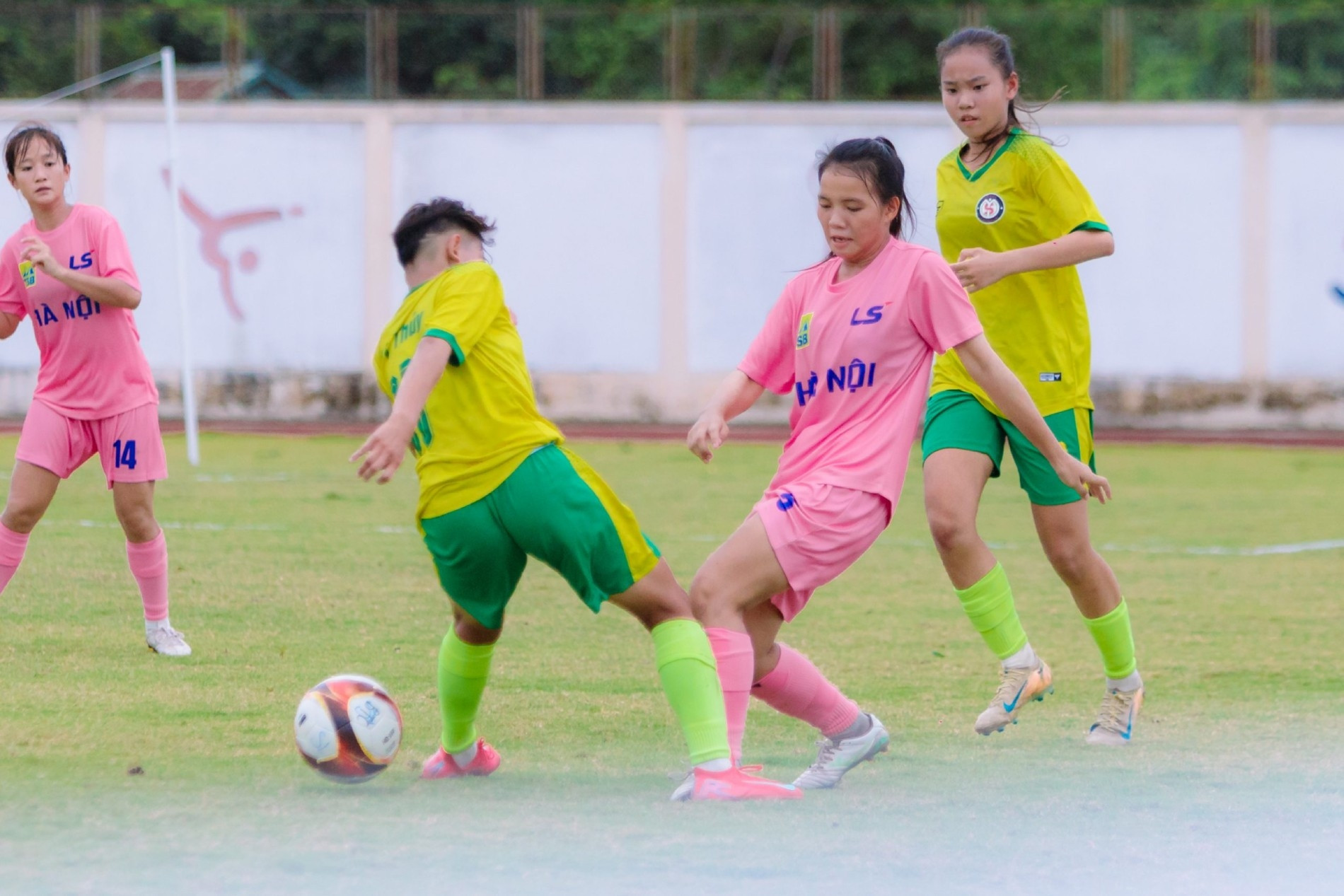 Hà Nội, Hà Nam thay nhau bứt phá ở giải U16 nữ quốc gia
