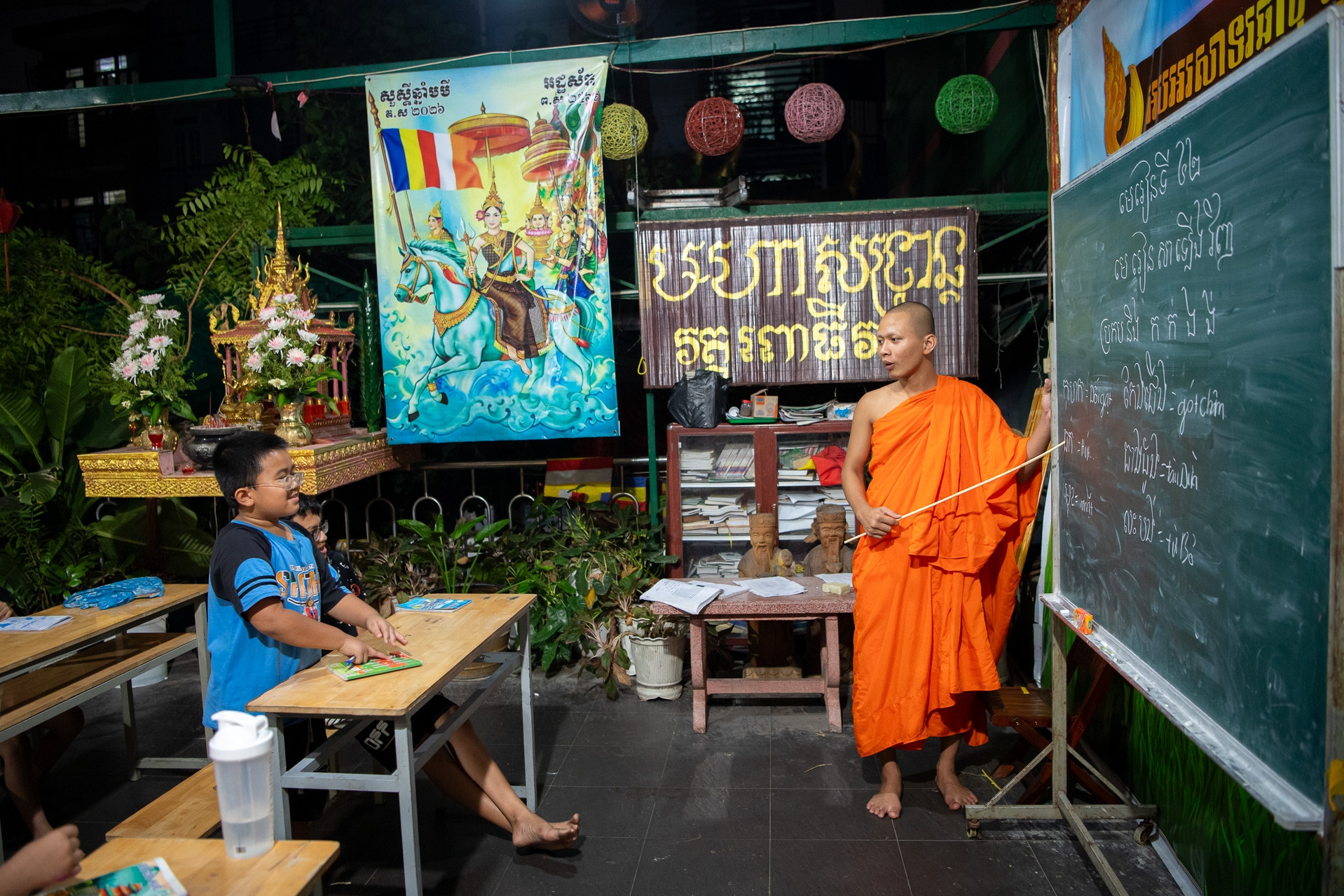 Lớp học tiếng Khmer miễn phí giữa TPHCM: Vẫn dạy dù chỉ có một học sinh