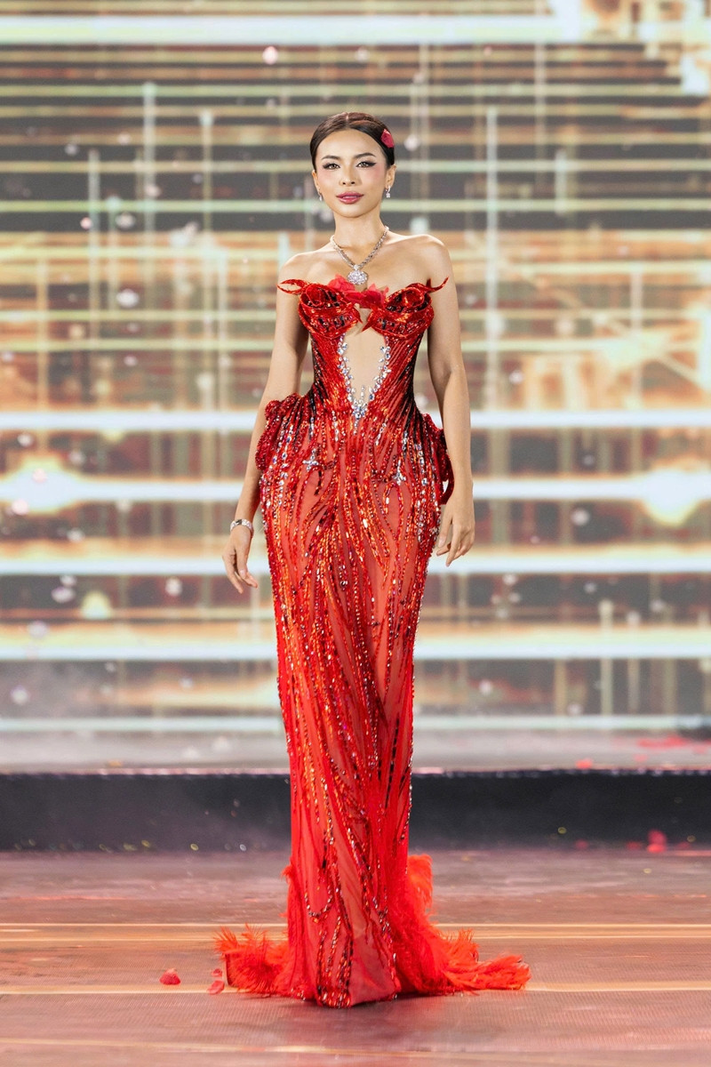 https://static-images.vnncdn.net/vps_images_publish/000001/000003/2026/8/1/miss-grand-vietnam-005-200.jpg