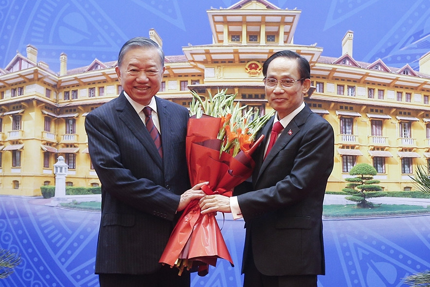 'Tình hình càng phức tạp càng phải bình tĩnh, chủ động, tuyệt đối không co lại'