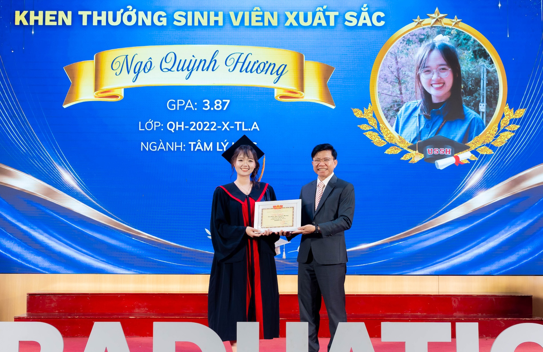 Tốt nghiệp 01.jpeg